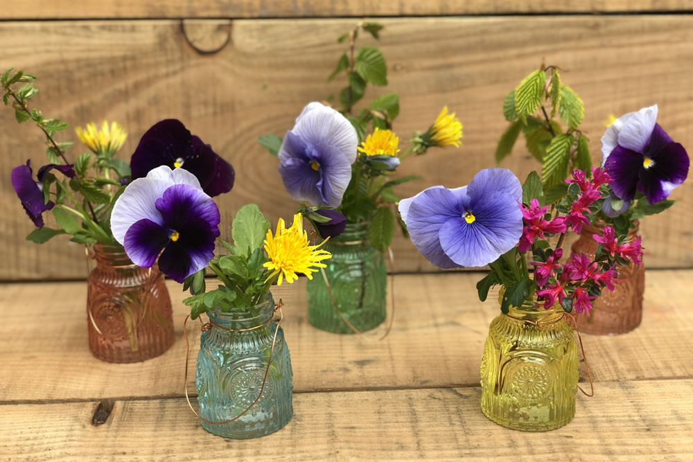 Laura Tuer flower arrangement 