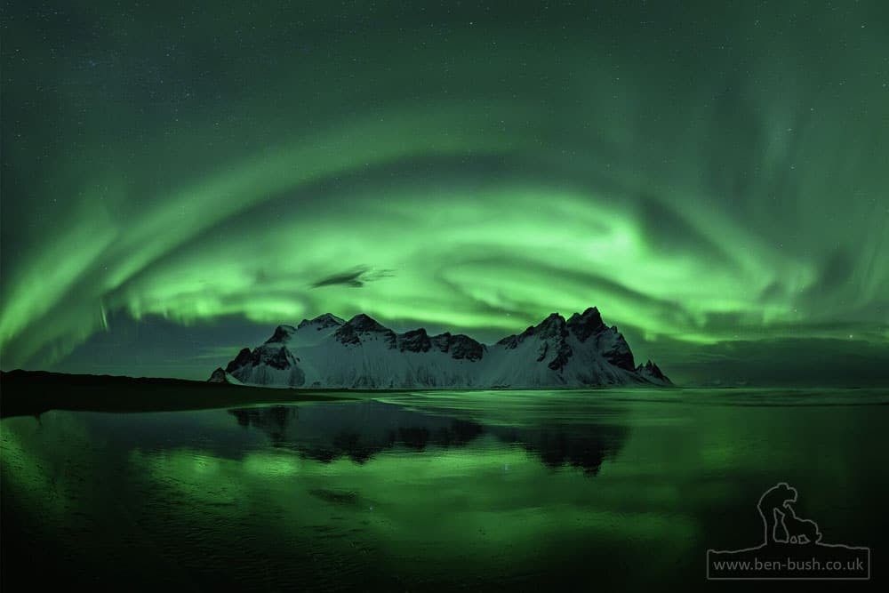 a night of aurora at vestrahorn 