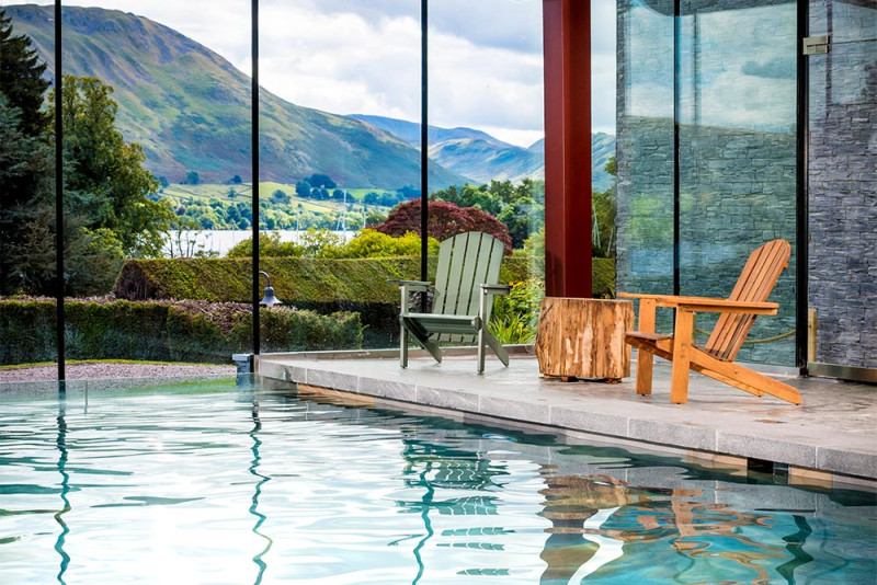 The swimming pool with lake views