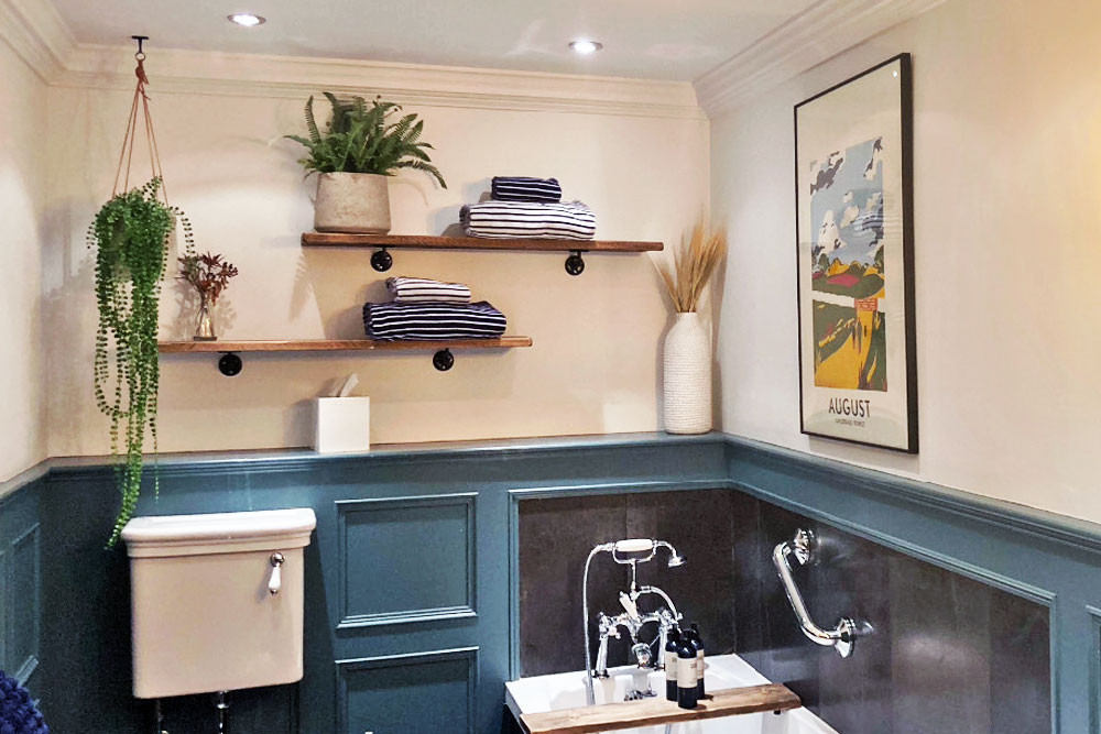 joules suit illustration situ