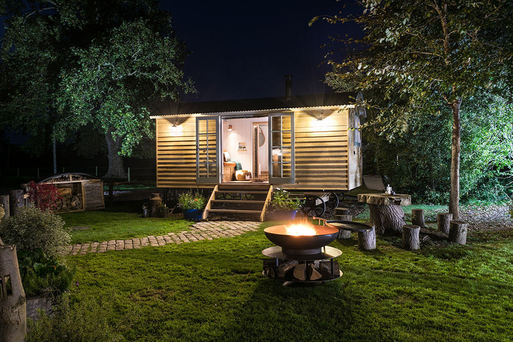 Backdown Ben carpenter photography shepherd hut at night