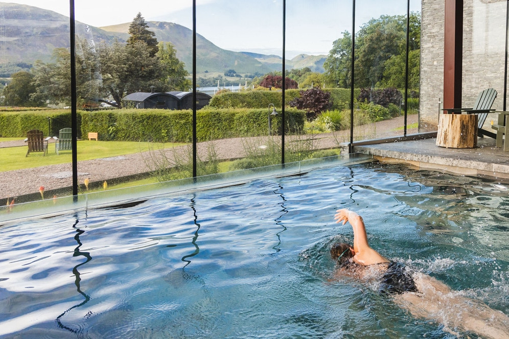 Swim and dine in Swim Club